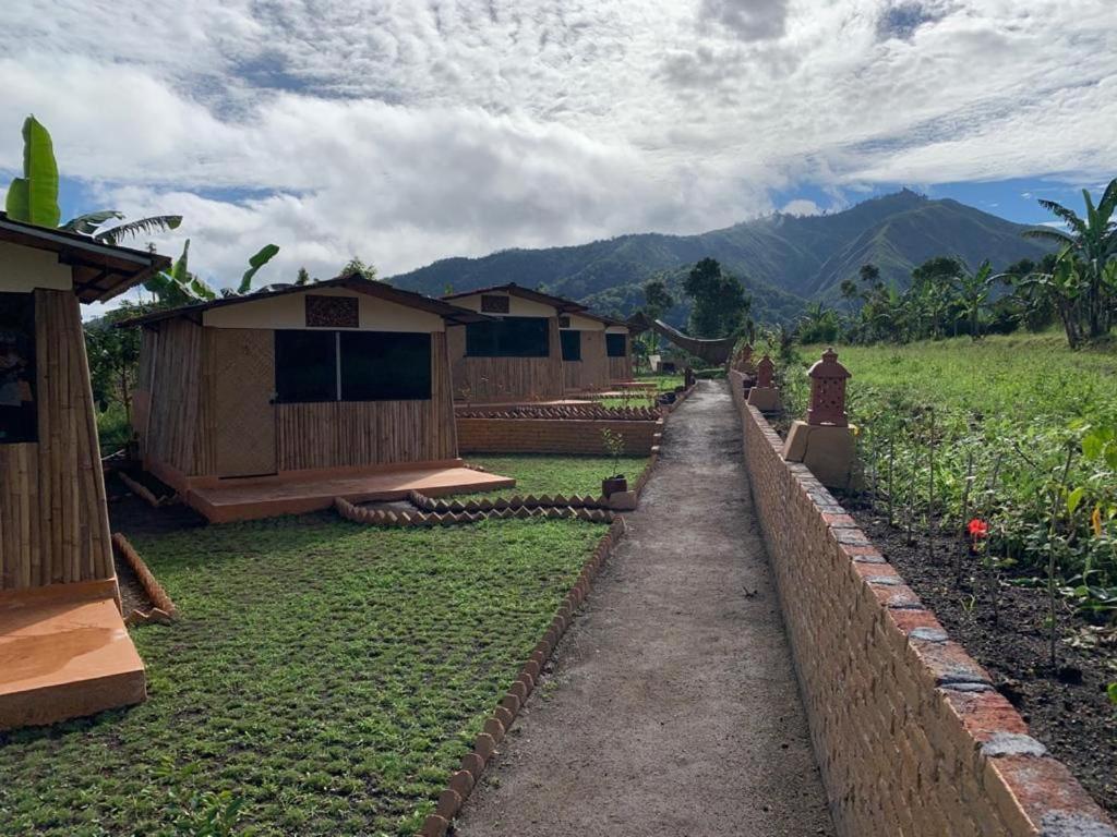 ホテル The Gate Rinjani Sajang エクステリア 写真
